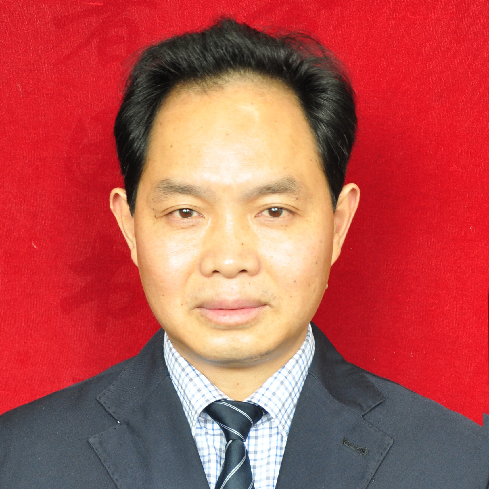曾平 中学语文高级教师