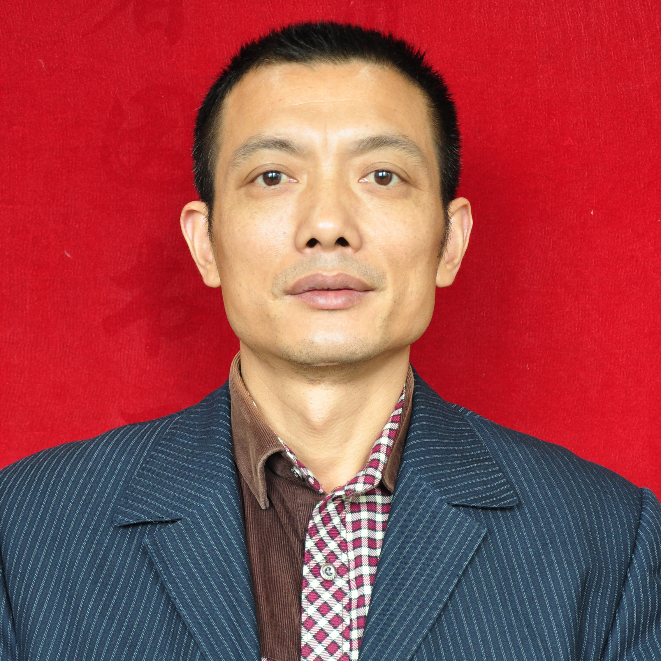曾尚 高中数学教师